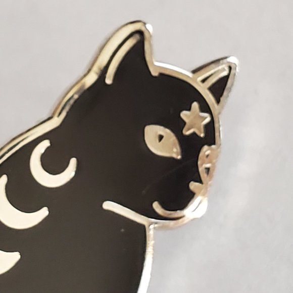 Enamel Pin - Moon Phase Cat - Picture 4 of 8